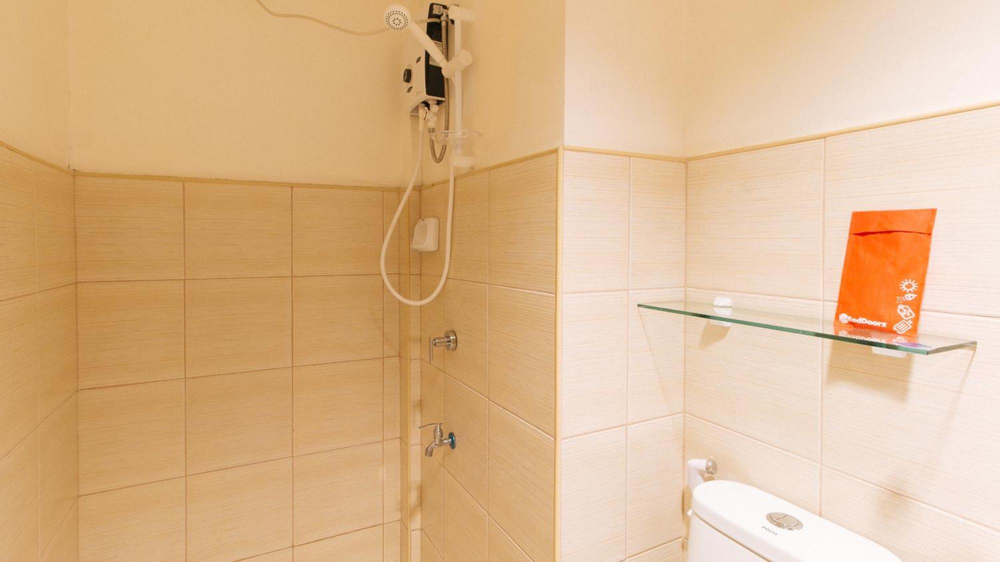 Reddoorz Plus At Alpina Heights Paranaque Paranaque City Bagian luar foto