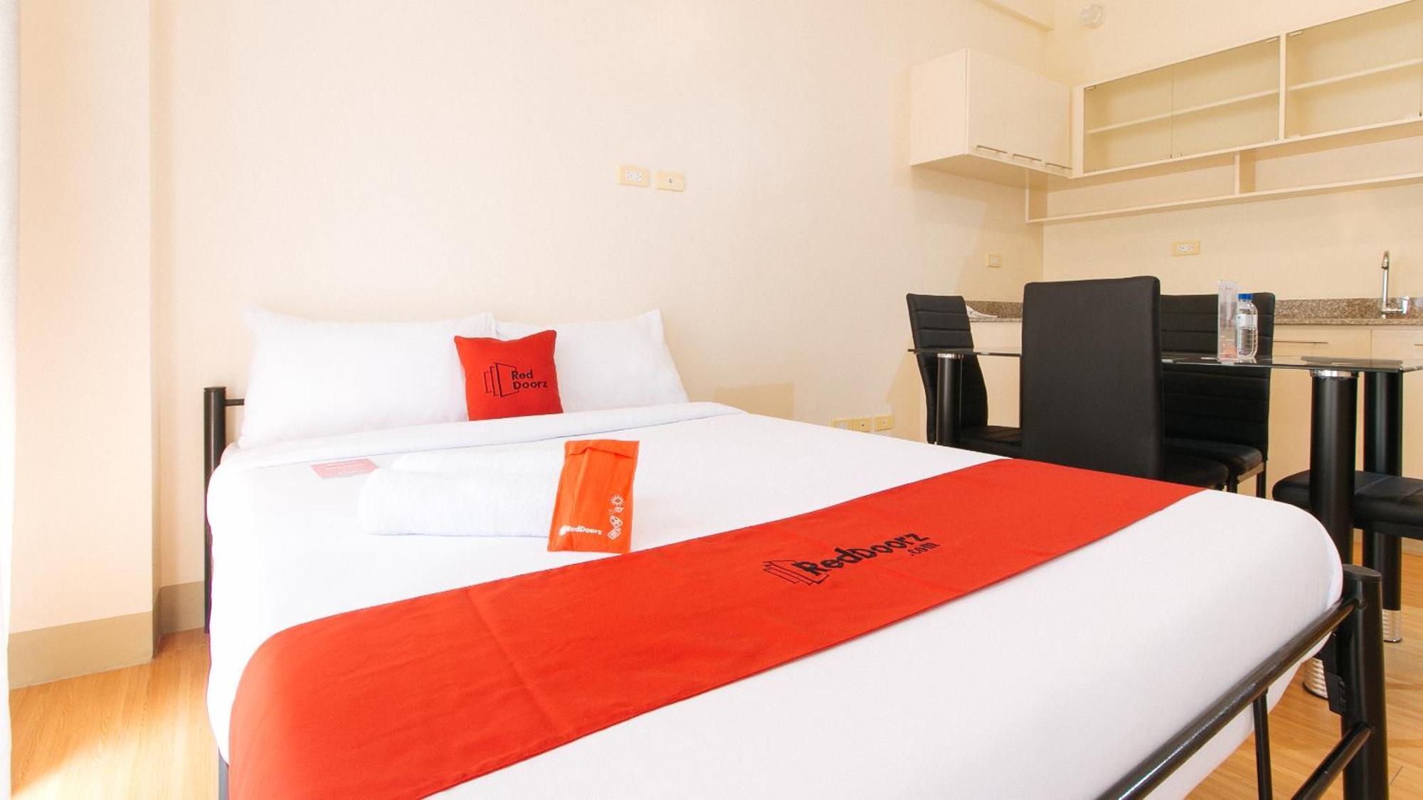 Reddoorz Plus At Alpina Heights Paranaque Paranaque City Bagian luar foto
