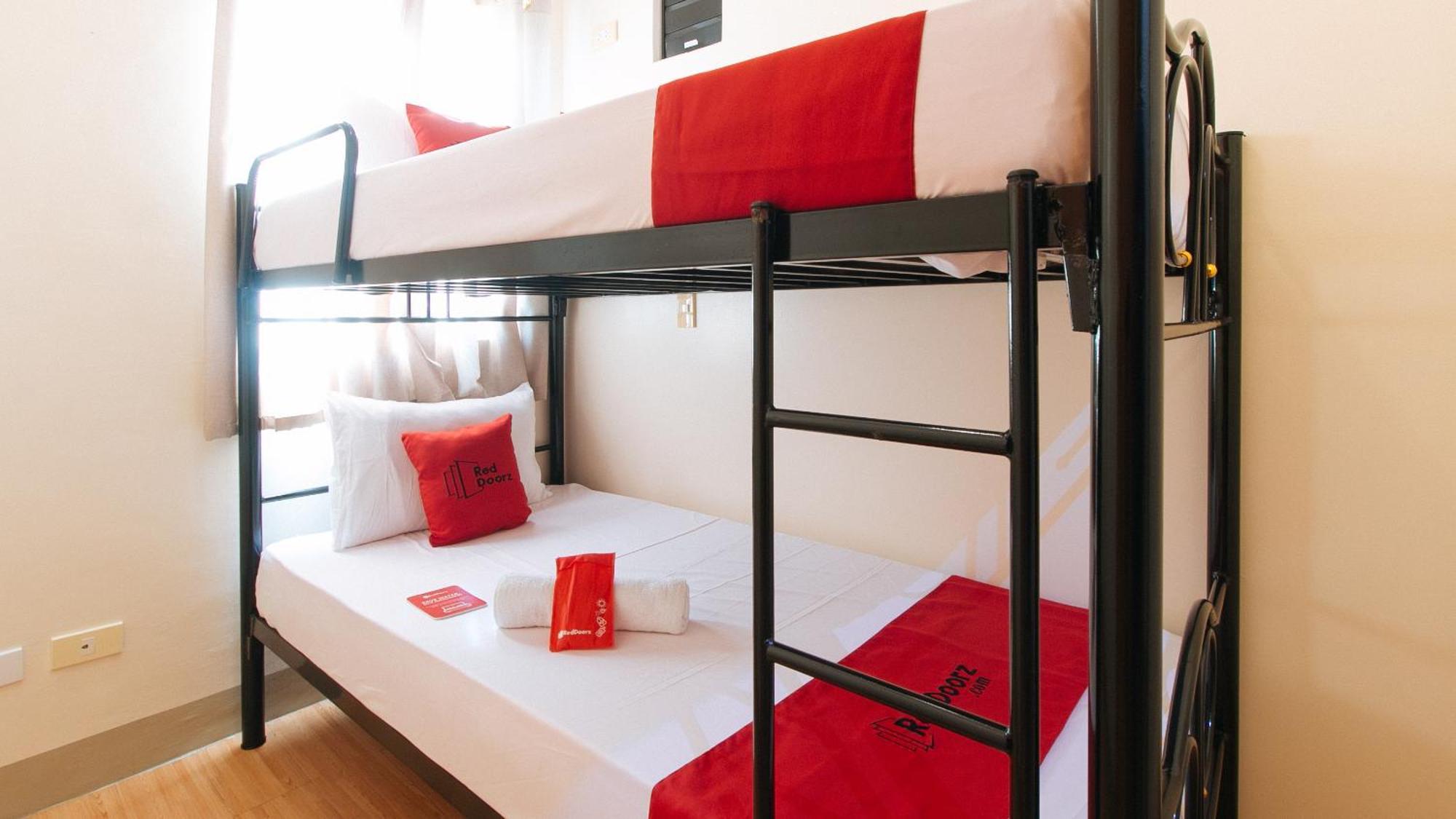 Reddoorz Plus At Alpina Heights Paranaque Paranaque City Bagian luar foto