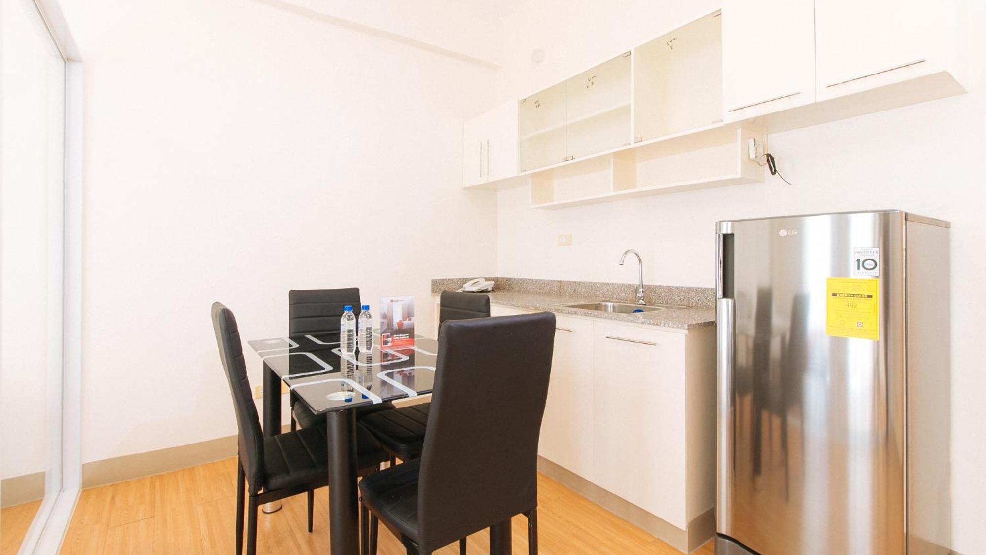 Reddoorz Plus At Alpina Heights Paranaque Paranaque City Bagian luar foto