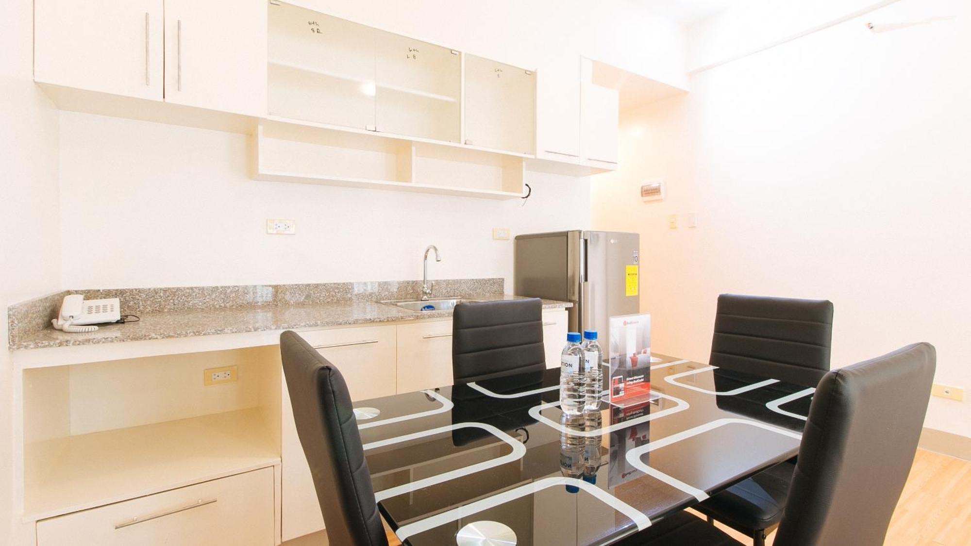 Reddoorz Plus At Alpina Heights Paranaque Paranaque City Bagian luar foto