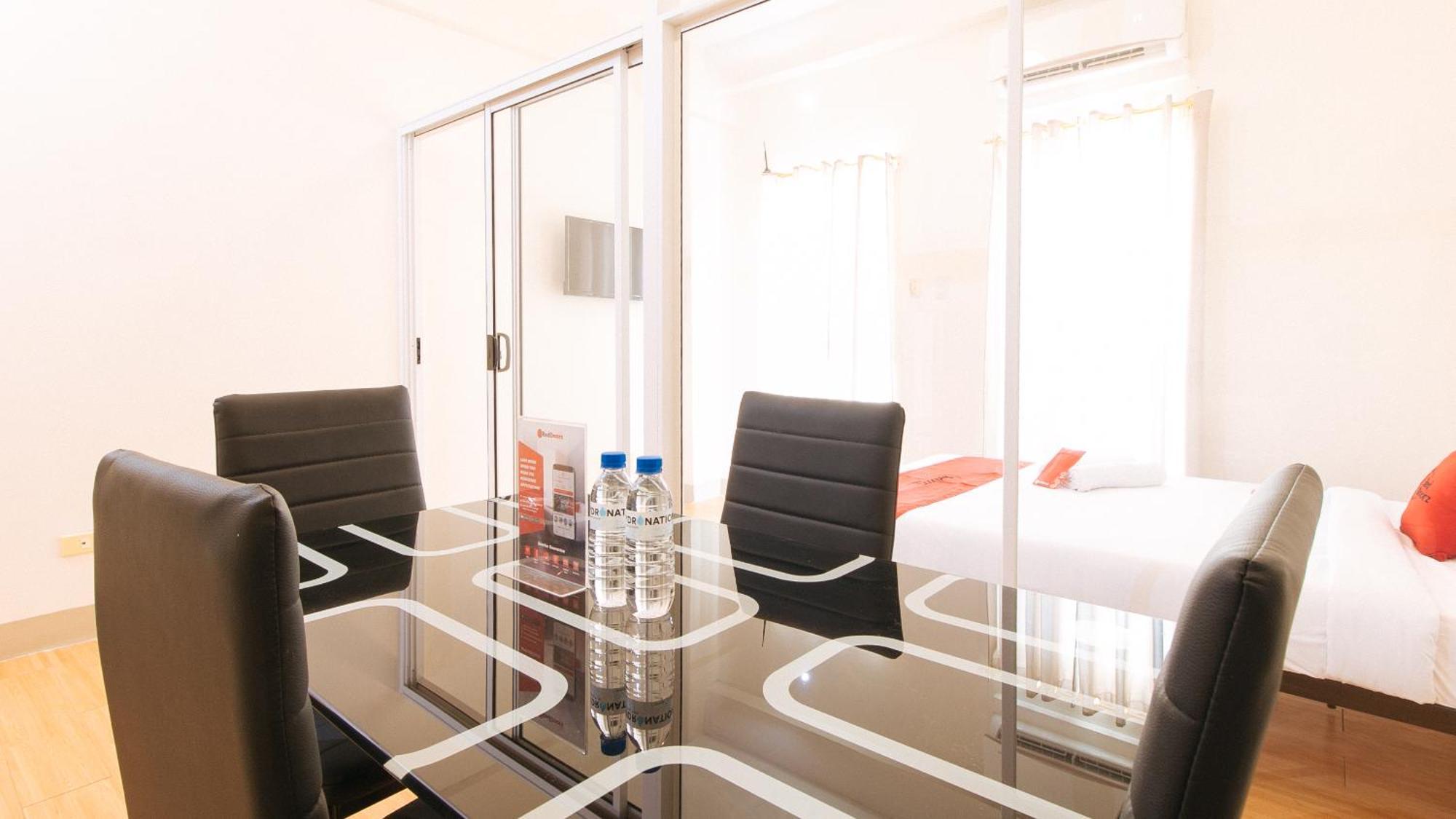 Reddoorz Plus At Alpina Heights Paranaque Paranaque City Bagian luar foto