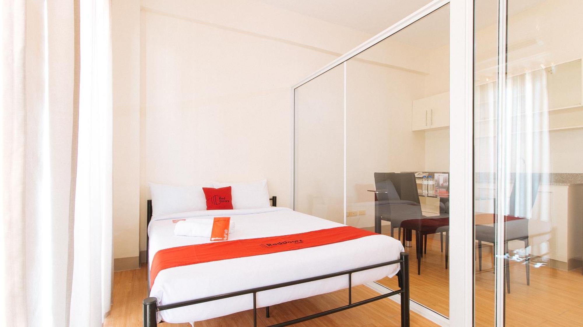 Reddoorz Plus At Alpina Heights Paranaque Paranaque City Bagian luar foto