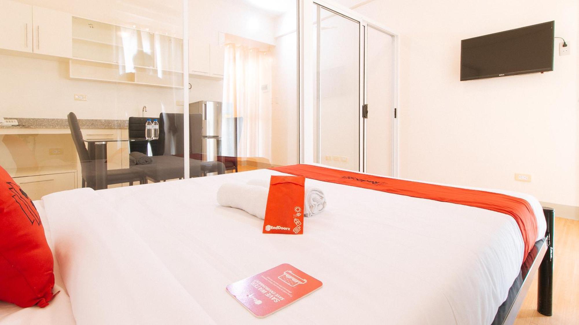 Reddoorz Plus At Alpina Heights Paranaque Paranaque City Bagian luar foto