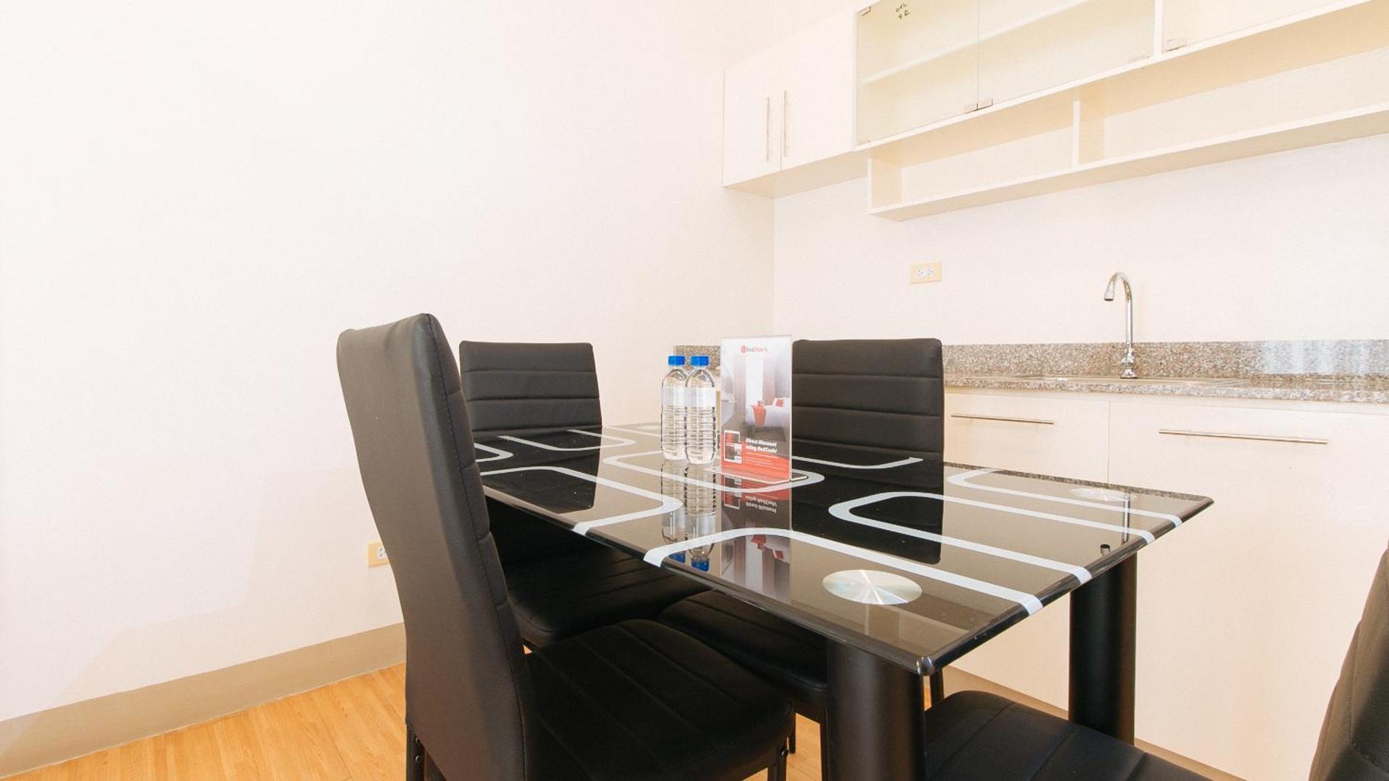 Reddoorz Plus At Alpina Heights Paranaque Paranaque City Bagian luar foto