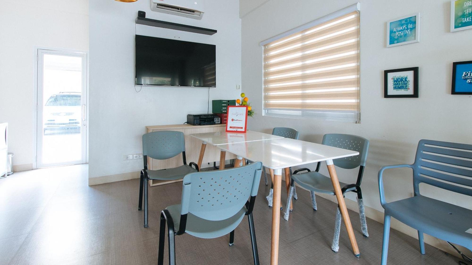 Reddoorz Plus At Alpina Heights Paranaque Paranaque City Bagian luar foto